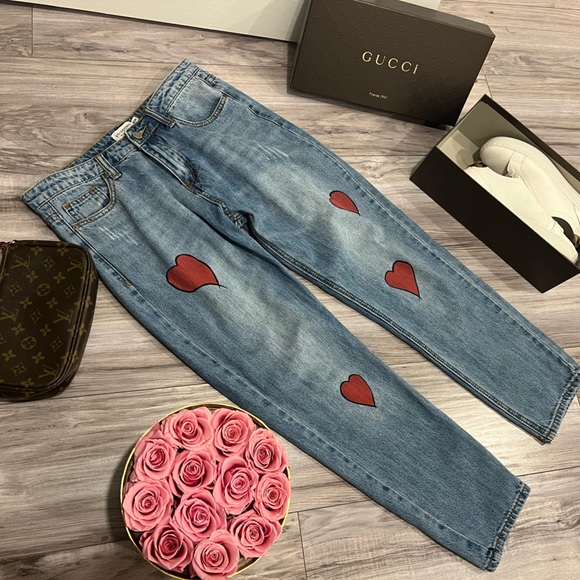 Trendy moms 😍💐❤️🌸❤️‍🔥 - Picture 2 of 5